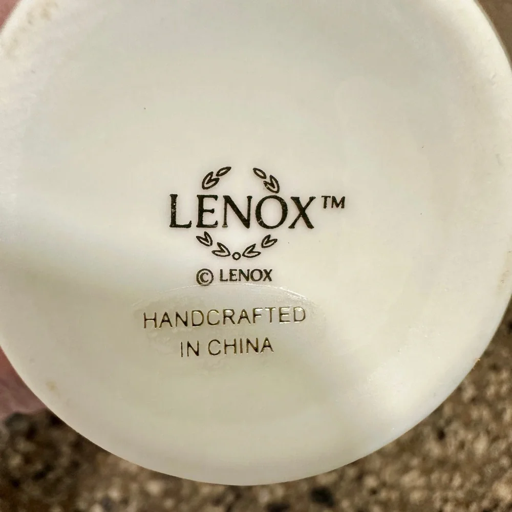 LENOX,SET/4, ROSE BLOSSOM BUD VASES.MADE OF IVORY FINE CHINA WITH 24K GOLD TRIM.
